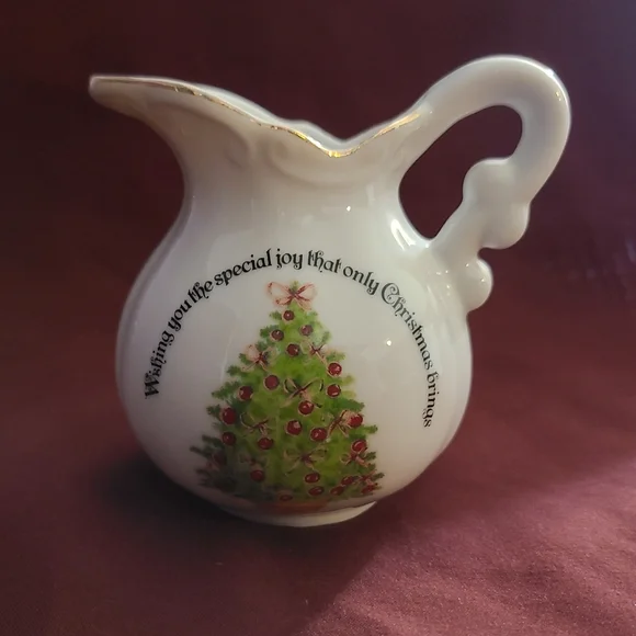 Vintage 'Christmas Wish' Mini Pitcher by Enesco - Picture 2 of 6
